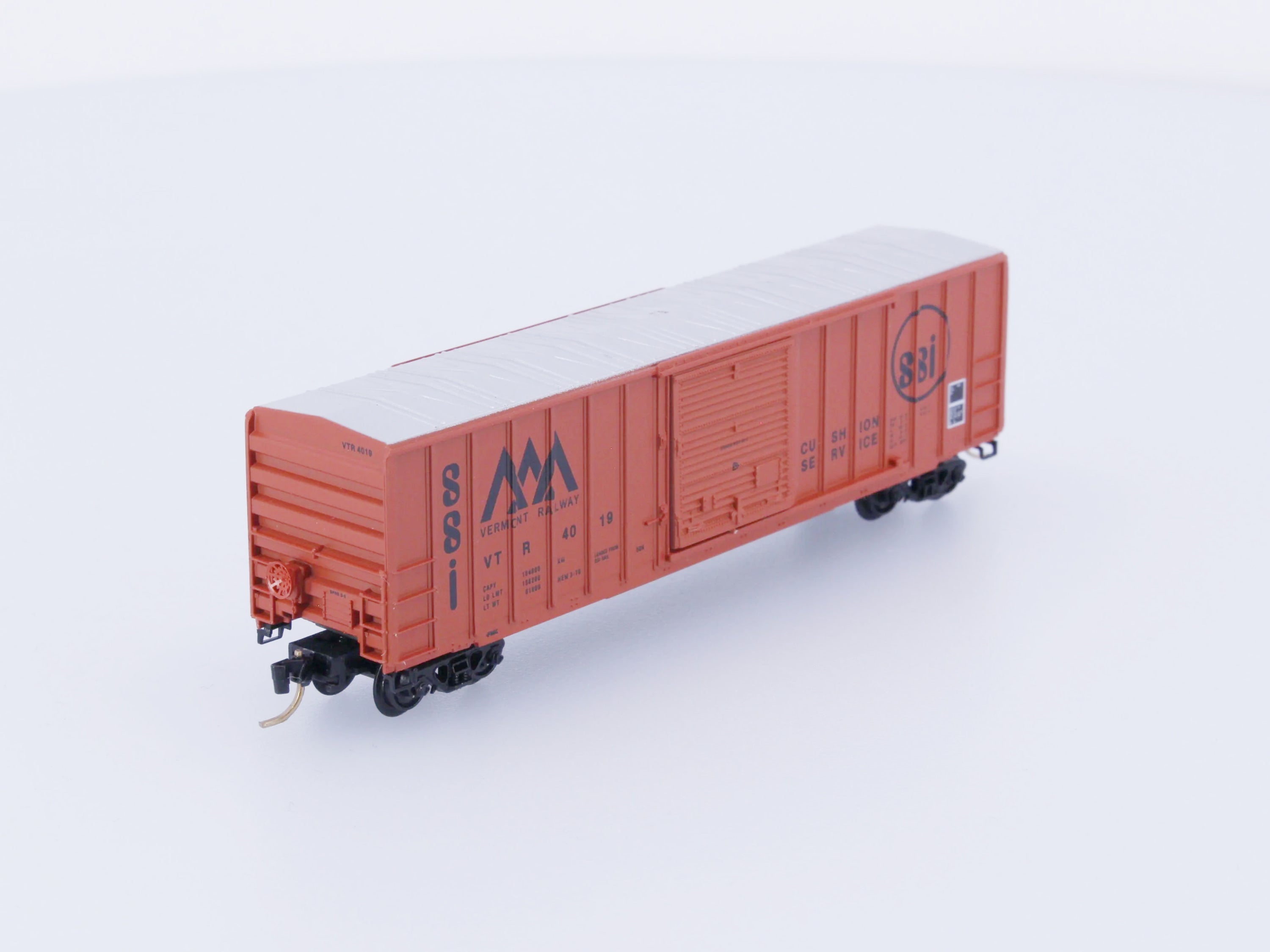 Micro Trains 25220 N Boxcar 50’ FMC 5077 Vermont Railway (VTR) 4019 Freight Cars
