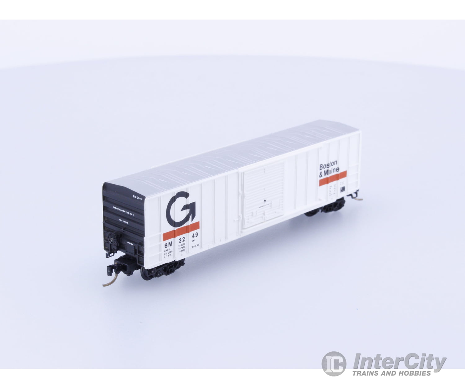 Micro Trains 25400 N 50’ Rib Side Box Car Single Door Boston and Maine (BM) 3249 Freight Cars