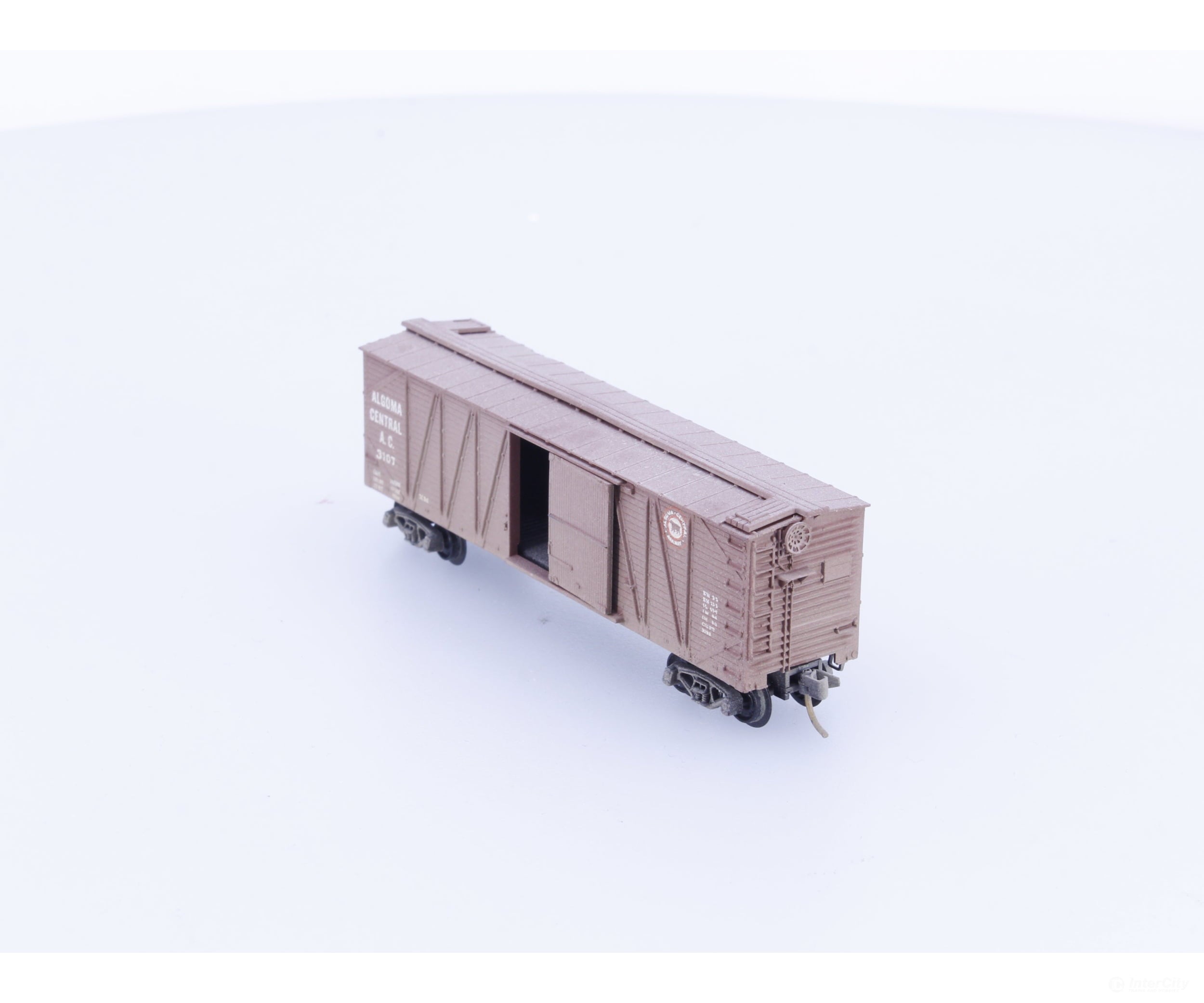 Micro Trains 28262 N 40’ Outside Braced Single Door Boxcar Algoma Central (AC) 3107 Freight Cars