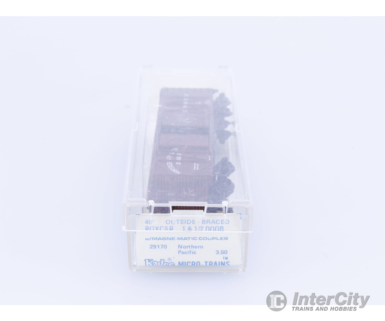 Micro Trains 29170 N 40’ Outside Braced Boxcar 1 1/2 Door Northern Pacific (NP) 8000 Freight Cars