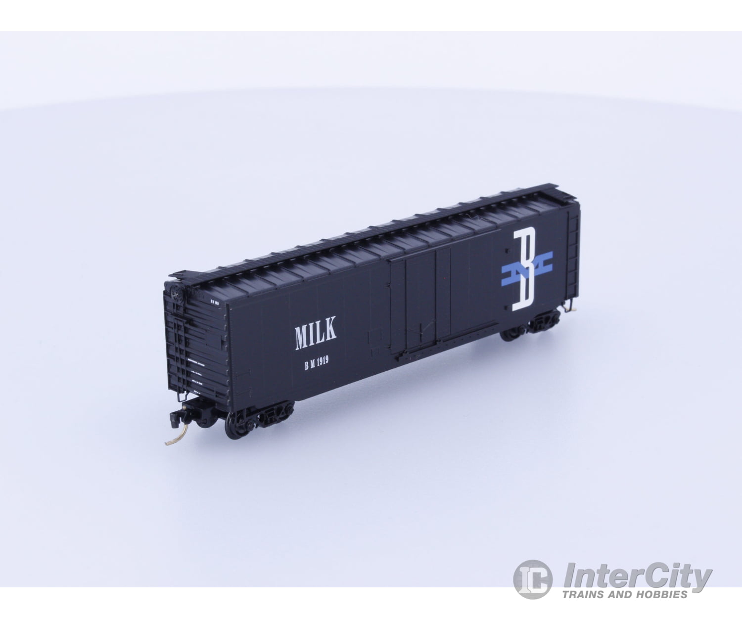 Micro Trains 32330 N 50’ Standard Box Car Plug Door Boston and Maine (BM) 1919 Freight Cars