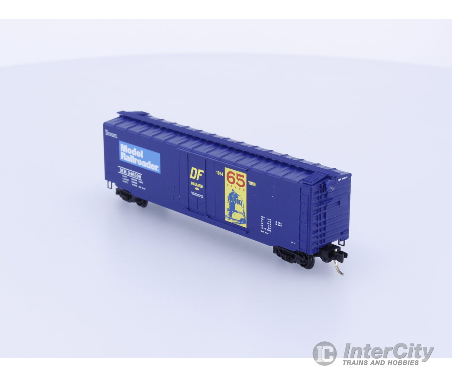 Micro Trains 32360 N 40’ Standard Box Car Plug Door Model Railroader 65 Years 346599 Freight Cars