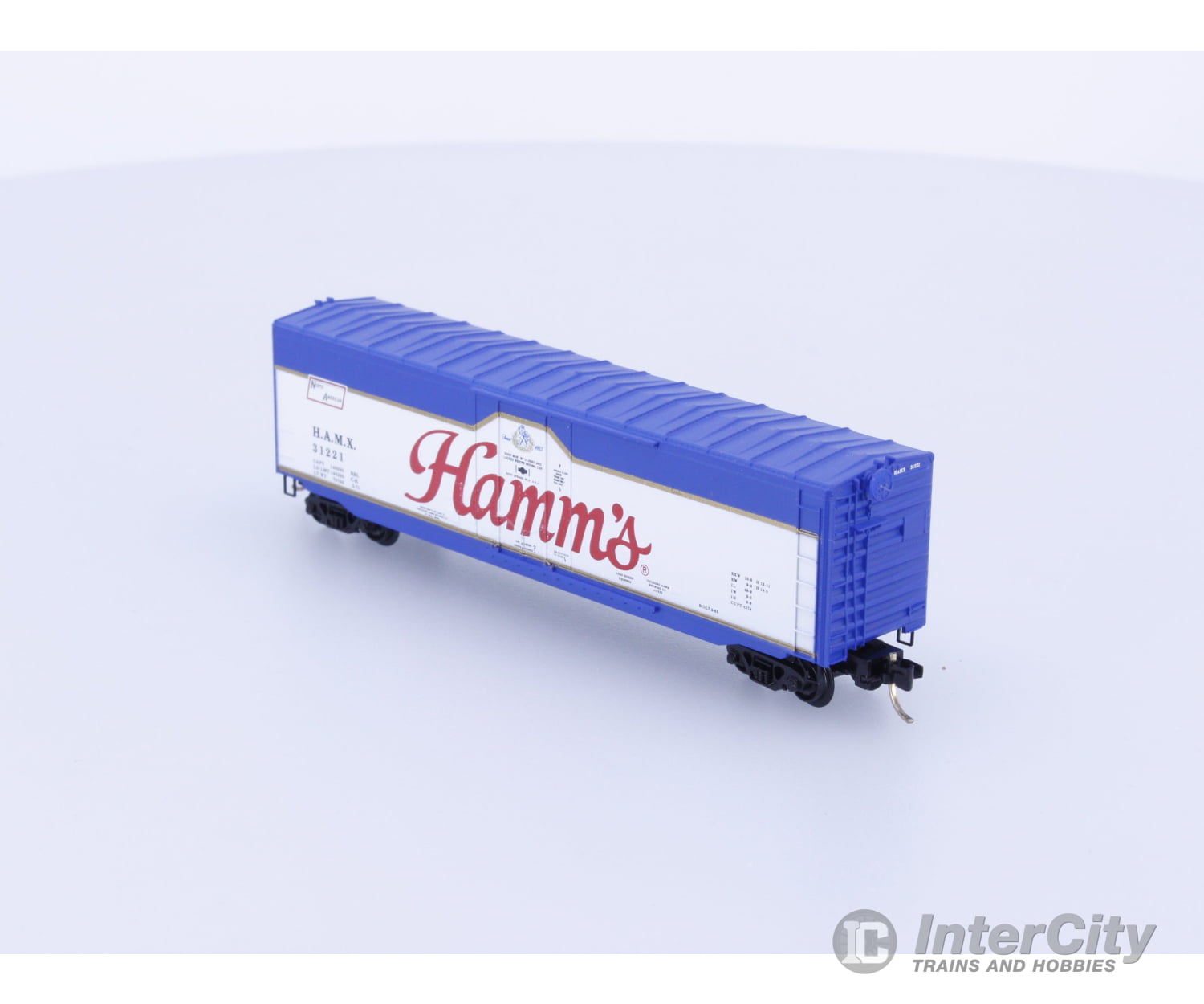 Micro Trains 38230 N 50’ Standard Boxcar Plug Door w/o Roofwalk Hamm’s Brewing Co. 31221 Freight Cars