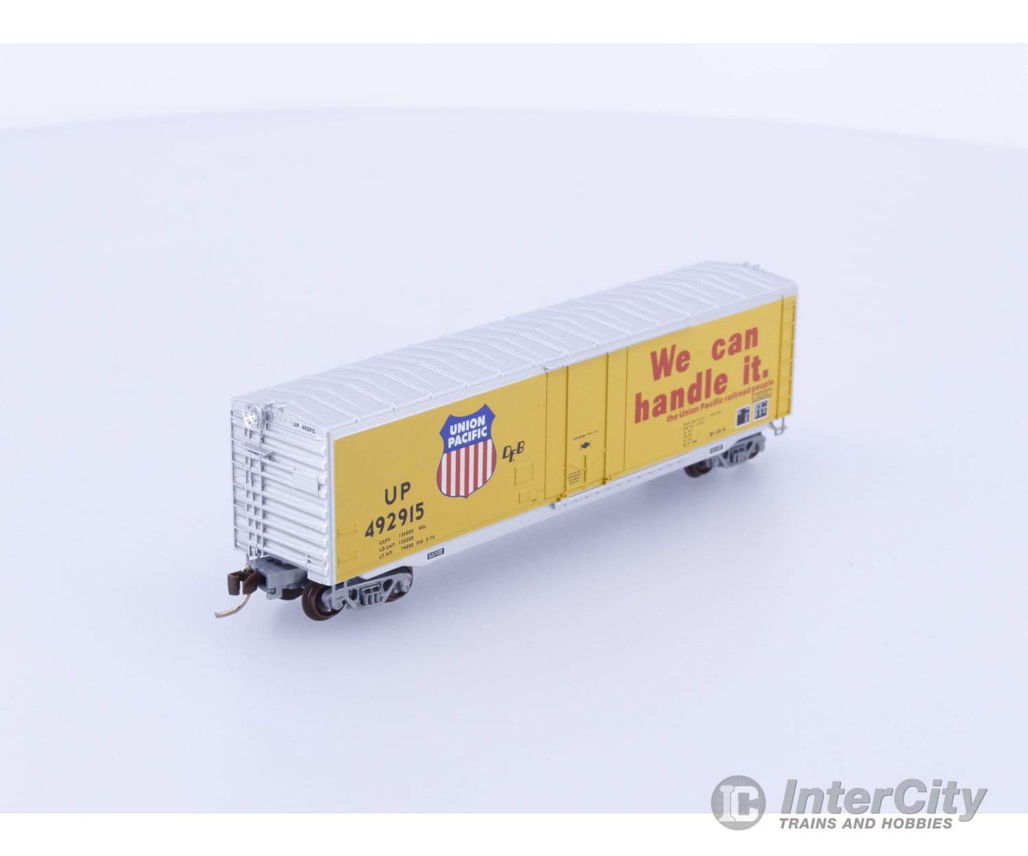 Micro Trains 38240 N 50’ Standard Boxcar Plug Door w/o Roofwalk Union Pacific (UP) 492915 Freight Cars