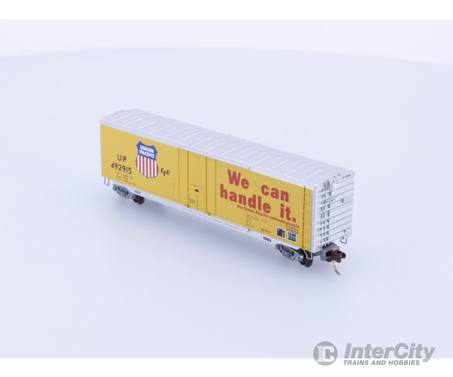 Micro Trains 38240 N 50’ Standard Boxcar Plug Door w/o Roofwalk Union Pacific (UP) 492915 Freight Cars
