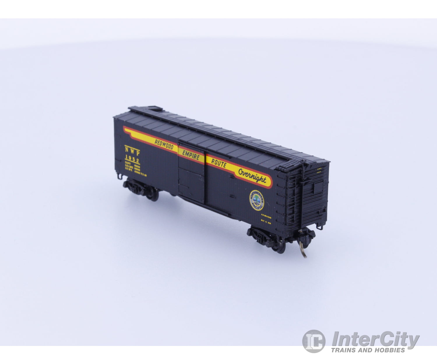 Micro Trains 39100 N Boxcar 40’ Double Wood Sheathed Northwestern Pacific NWP 1952 Freight Cars