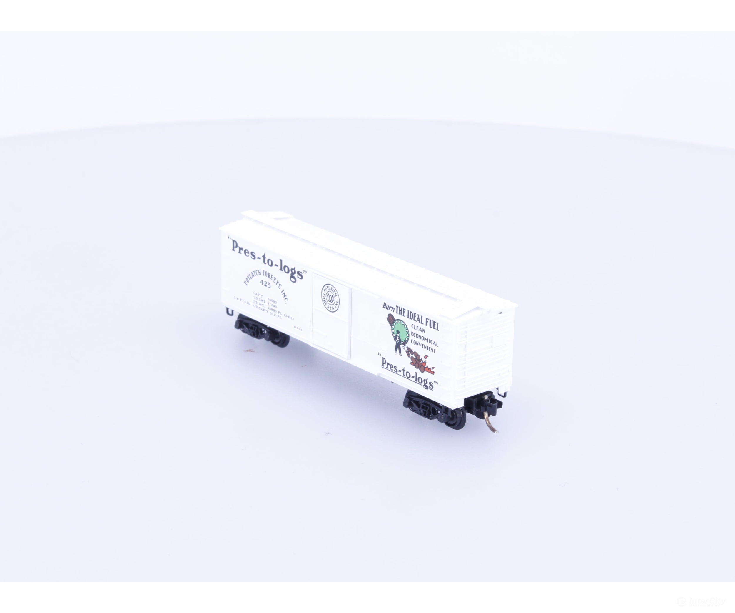 Micro Trains 42060 N 40’ Double-Sheathed Wood Box Car Potlach Forests Inc. Pres-to-logs 425 Freight Cars