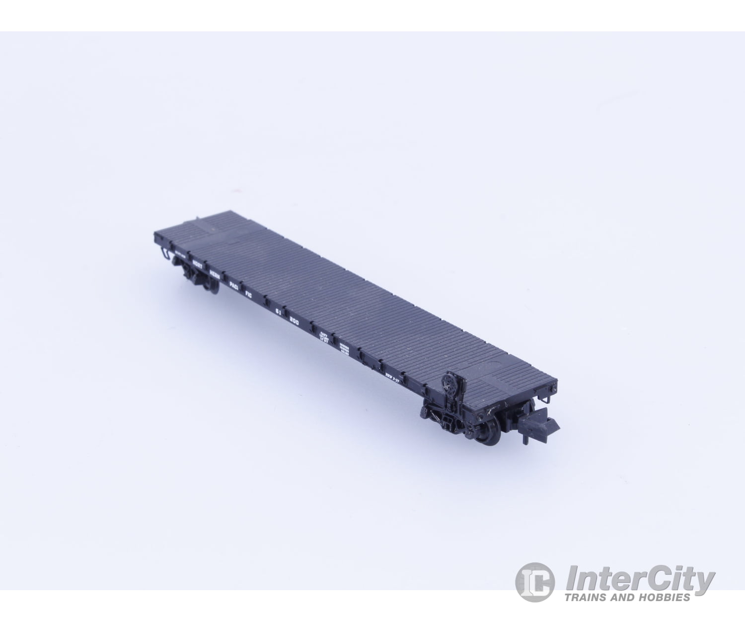 Micro Trains 44021 N 50’ Straight Side Flatcar with Side Mount Brake Wheel Northern Pacific (NP) 61200 Freight Cars