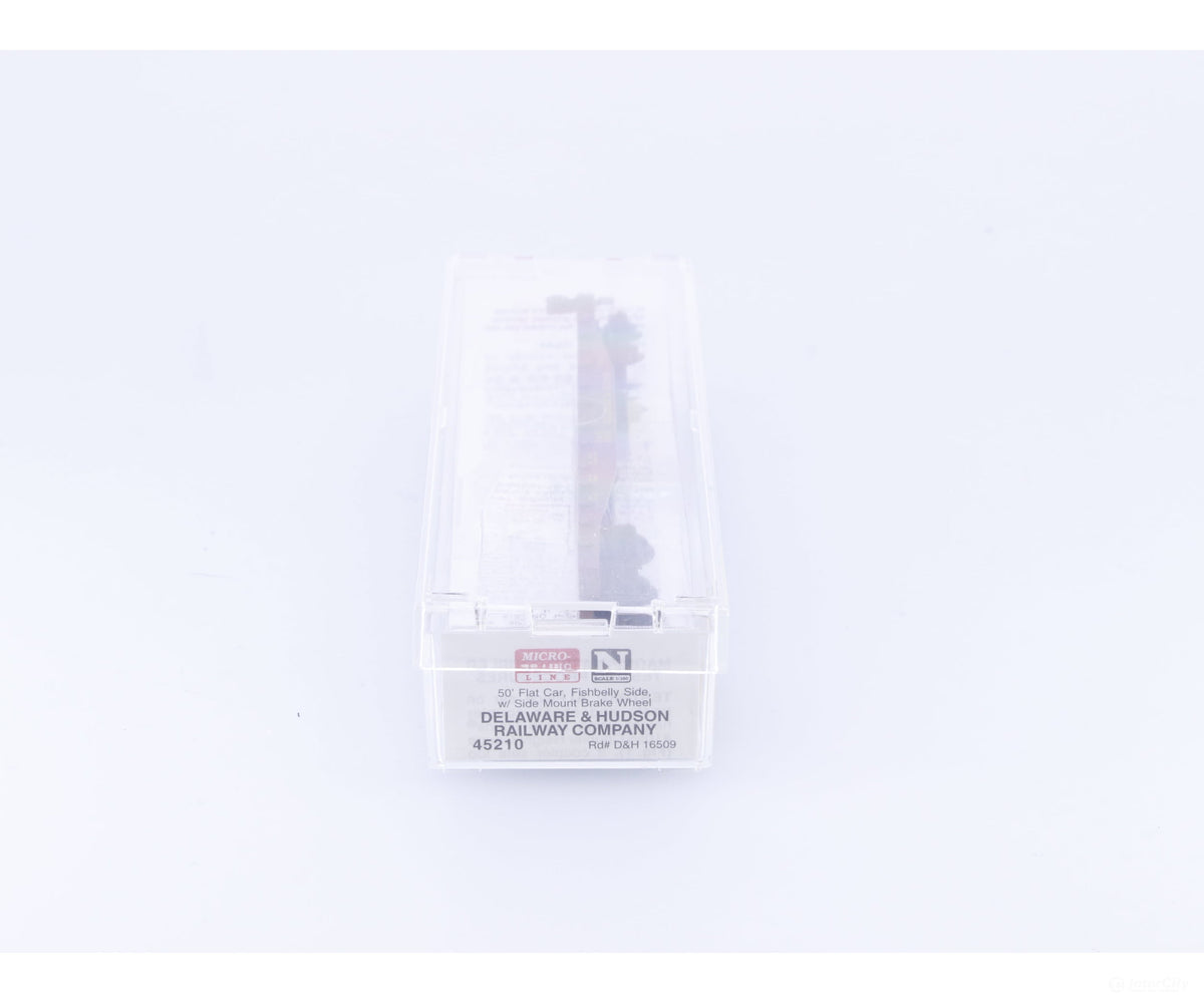 Micro Trains 45210 N 50’ Flat Car Fishbelly Side Delaware & Hudson (DH) 16509 - Freight Cars