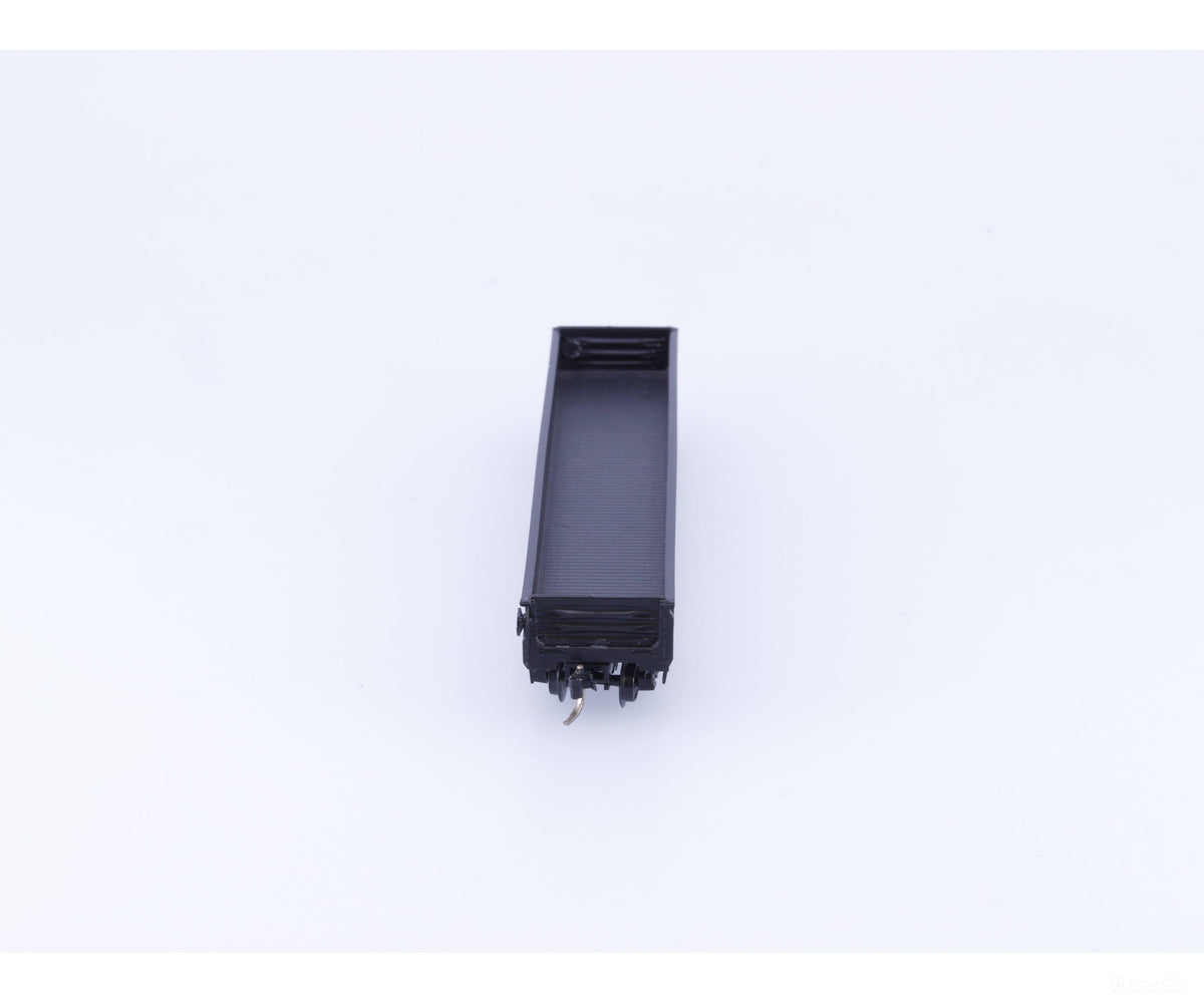 Micro Trains 46130 N 50’ Fishbelly Side Gondola w/ Drop Ends Chicago and North Western (CNW) 75718 - Freight Cars