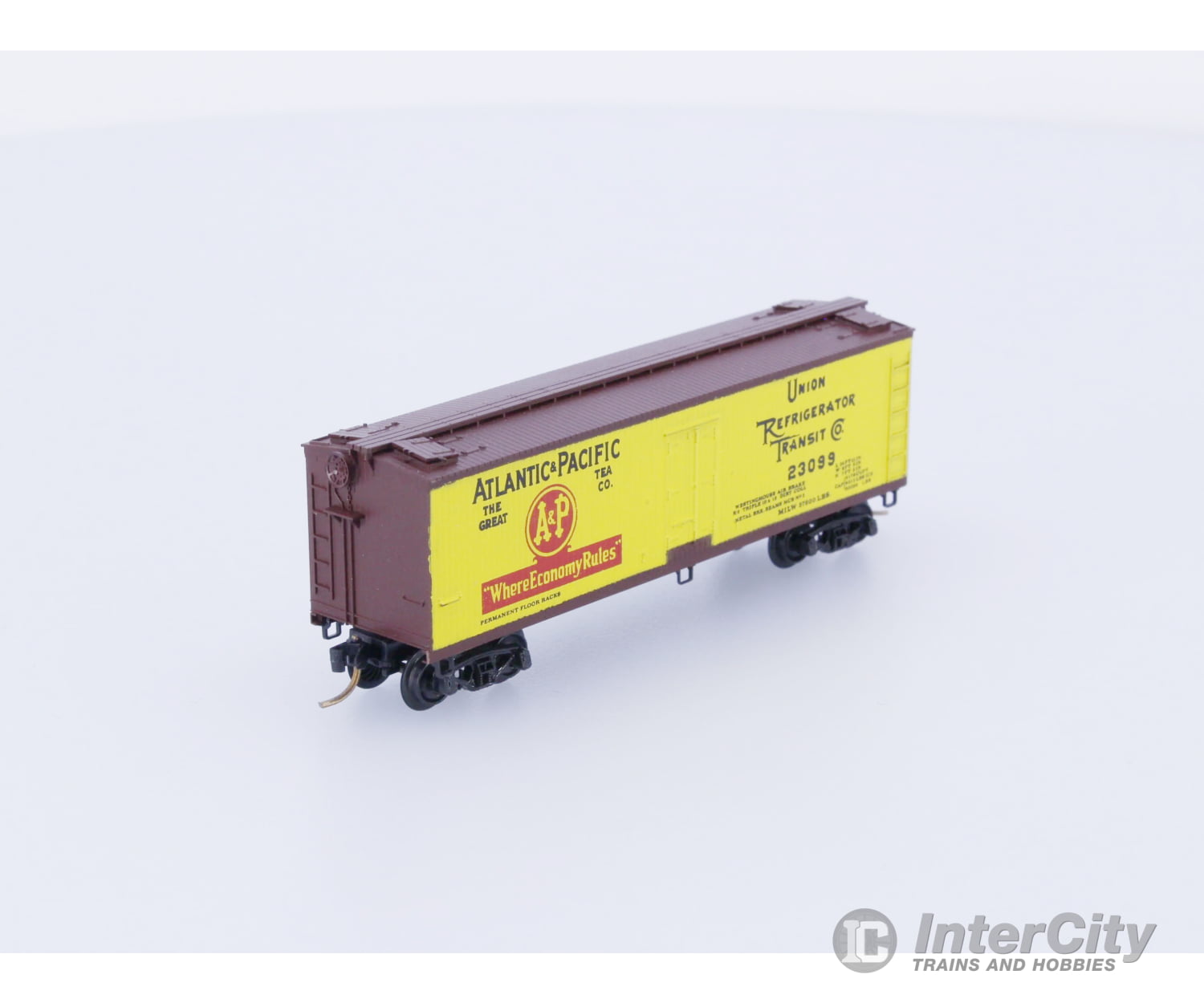 Micro Trains 47010 N Reefer 40’ Wood Sheathed Atlantic & Pacific (Food) URTC 23099 Freight Cars