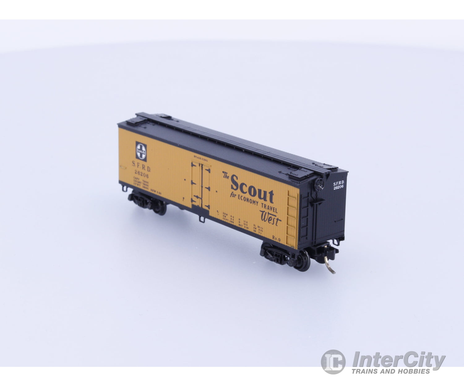 Micro Trains 47220 N Reefer 40’ Wood Sheathed Santa Fe (SF) 26206 Freight Cars