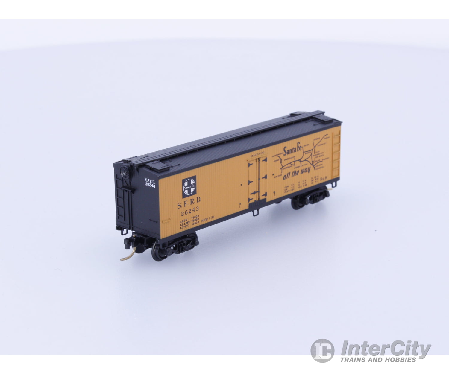 Micro Trains 47230 N Reefer 40’ Wood Sheathed Santa Fe (SF) 26243 Freight Cars