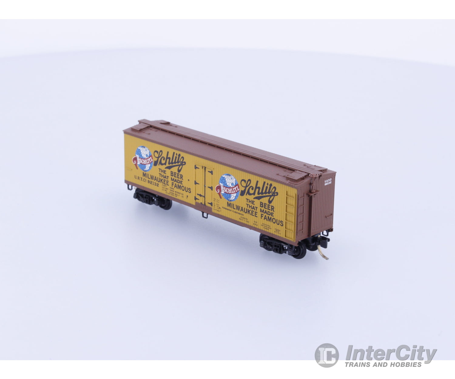 Micro Trains 49420 N 40’ Double-Sheathed Wood Reefer w/Vertical Brake Wheel Schlitz Beer 92132 Freight Cars