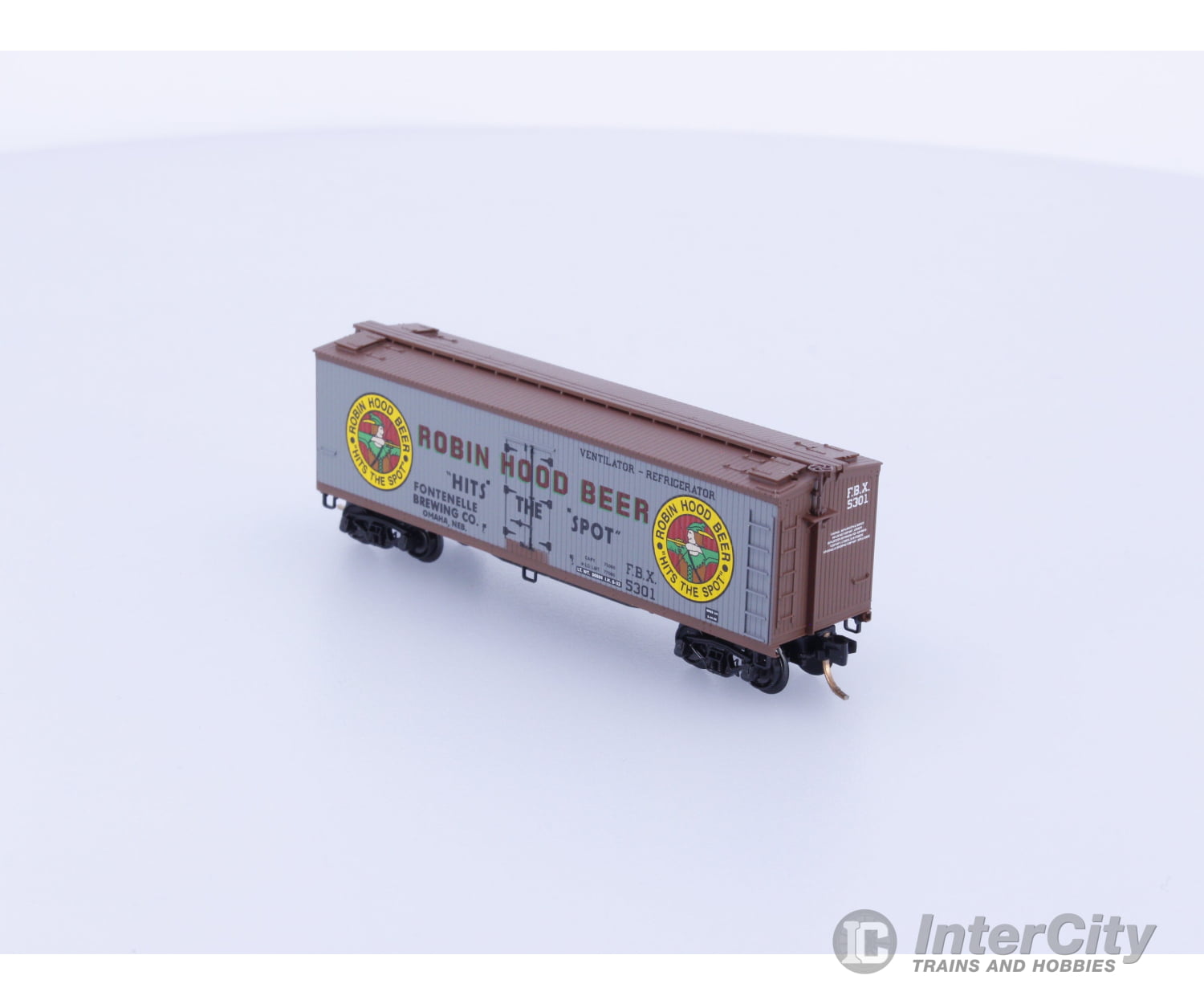 Micro Trains 49450 N 40’ Double-Sheathed Wood Reefer w/Vertical Brake Wheel Robin Hood Beer 5301 Freight Cars