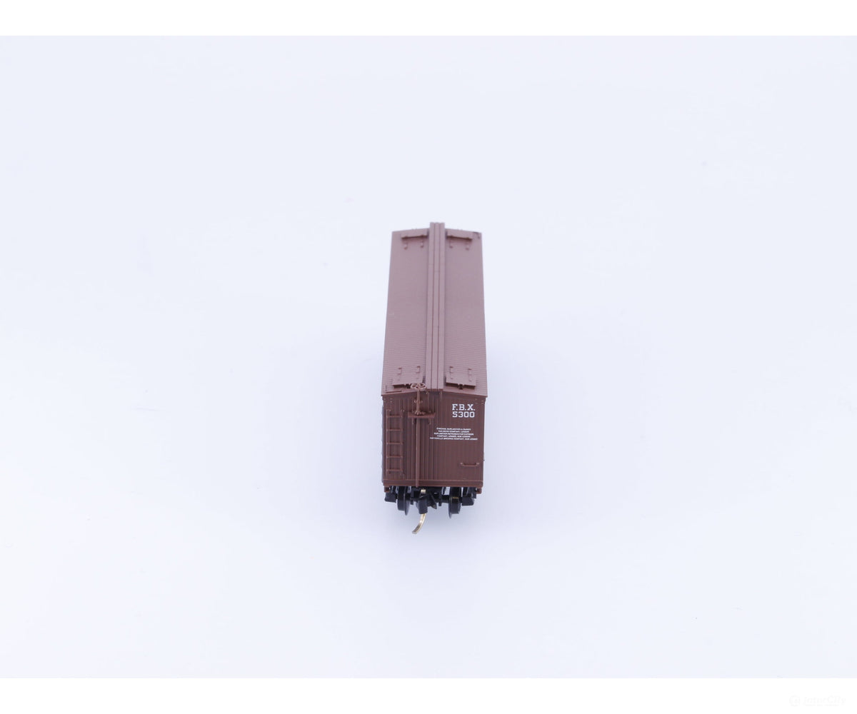 Micro Trains 49450 N 40’ Wood Sheathed Box Car Robin Hood Beer (FBX) 5300 - Freight Cars