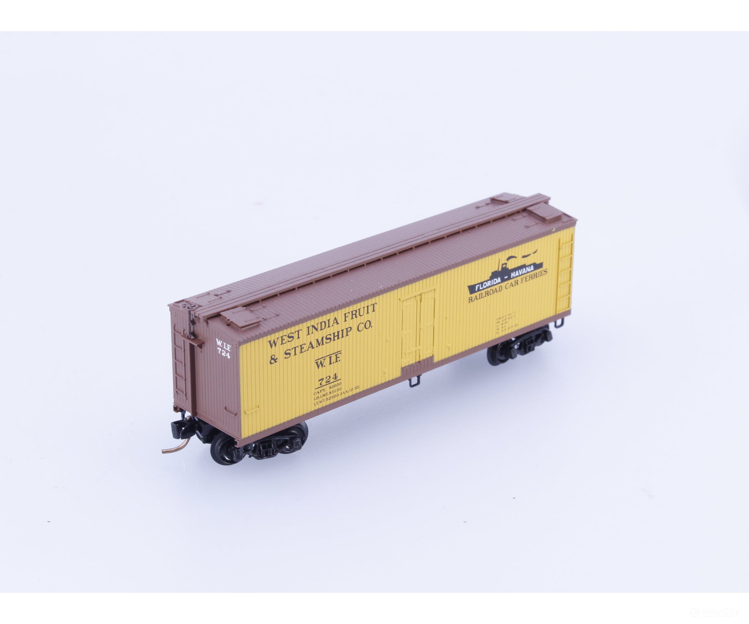 Micro Trains 49510 N 40’ Double Sheathed Wood Reefer West India Fruit & Steamship Company (WIF) 724 Freight Cars