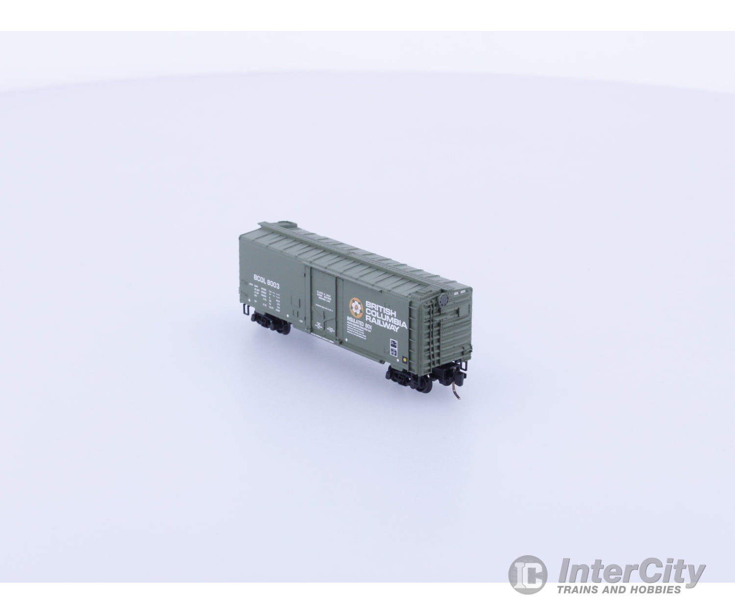 Micro Trains 50200161 Z 40’ Standard Box Car Plug Door BC Rail (BCOL) 8003 Freight Cars