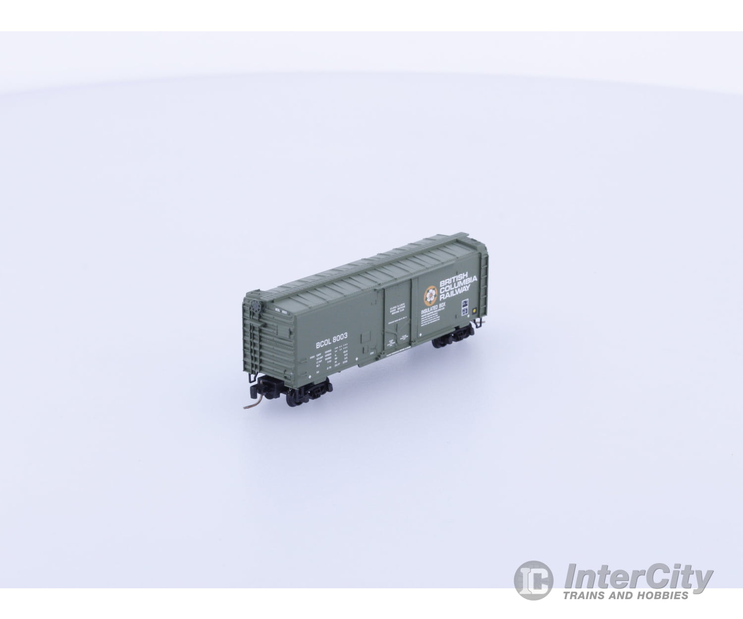 Micro Trains 50200161 Z 40’ Standard Box Car Plug Door BC Rail (BCOL) 8003 Freight Cars
