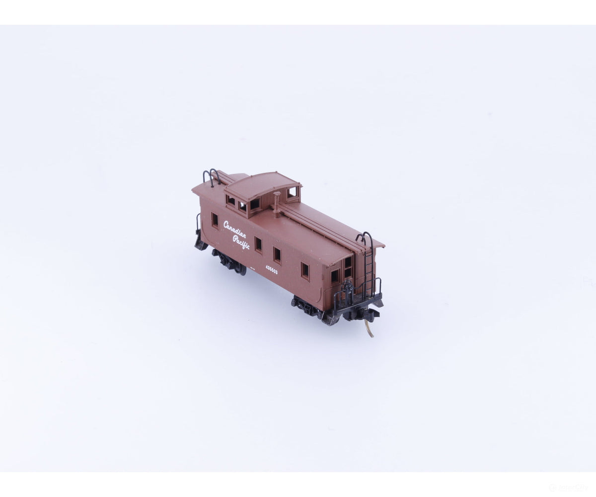 Micro Trains 51010 N 34’ Wood Caboose w/ Straight Cupola Canadian Pacific (CP) 435503 - Freight Cars