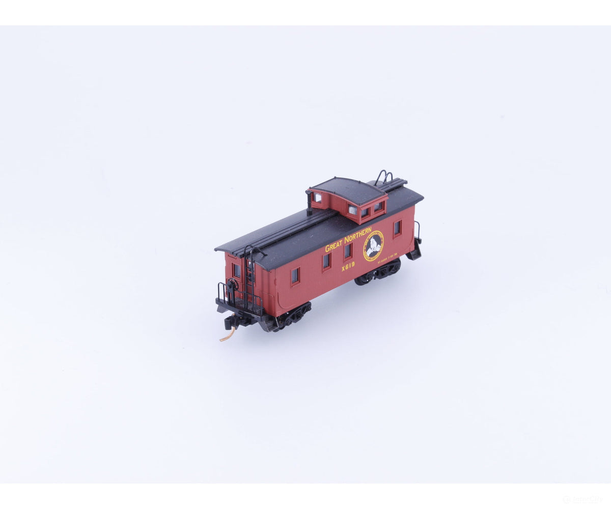 Micro Trains 51110 N 34’ Wood Caboose w/ Straight Cupola Great Northern (GN) X614 - Freight Cars