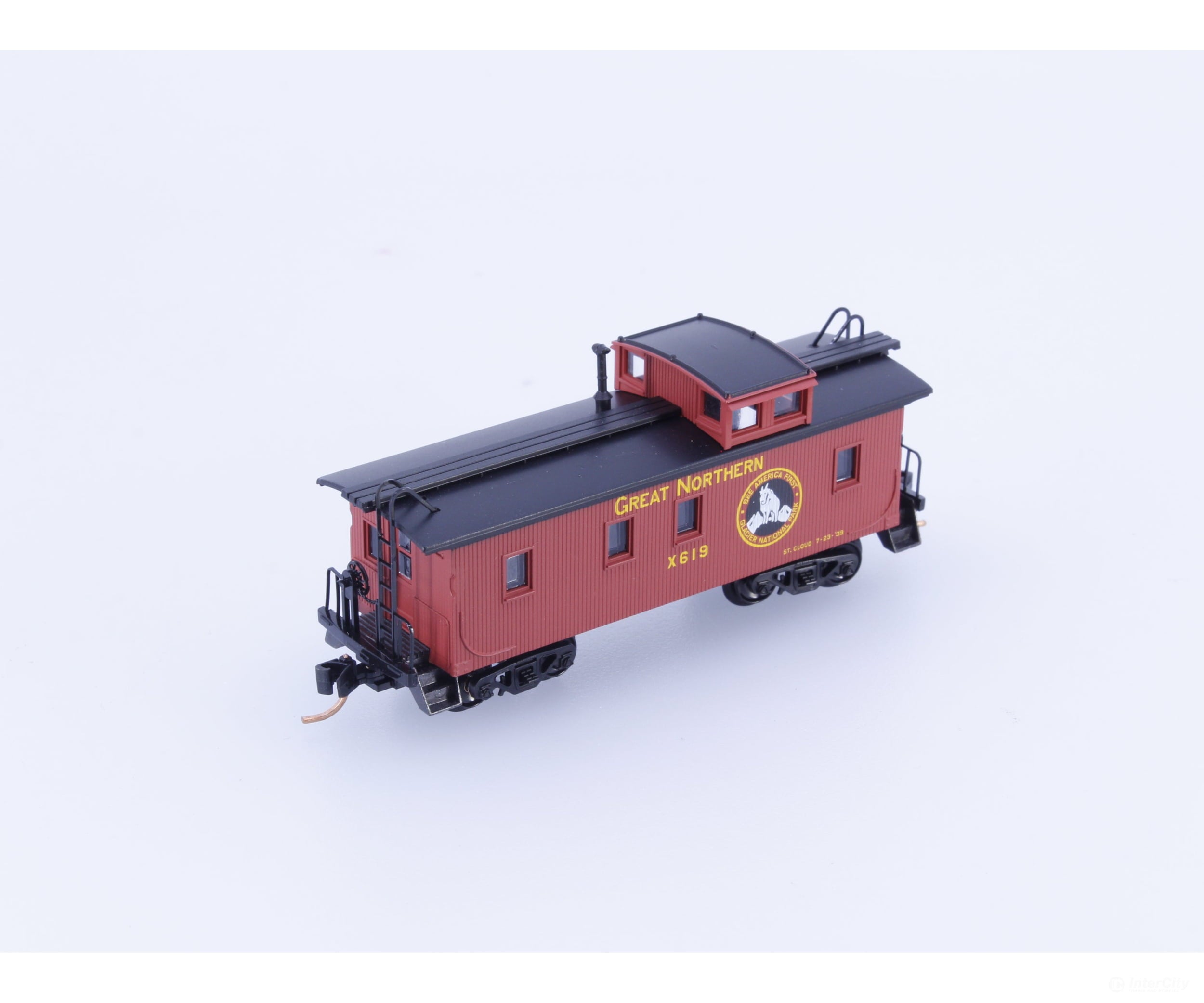 Micro Trains 51110 N 34’ Wood Sheathed Straight Cupola Caboose Great Northern (GN) X619 Freight Cars