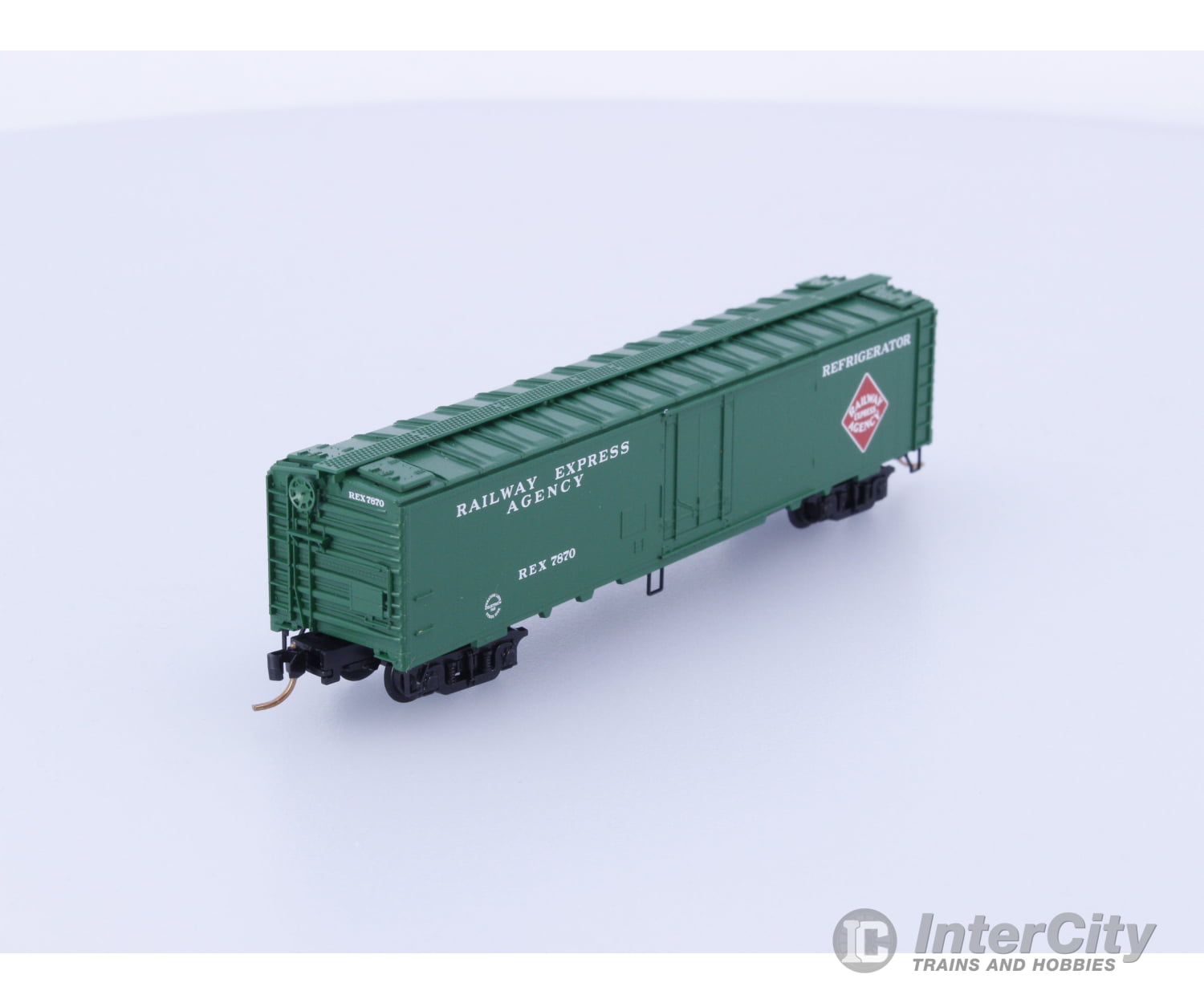 Micro Trains 52010 N 52’ 2’’ Riveted Steel Express Reefer Railway Express Agency (REX) 7870 Freight Cars
