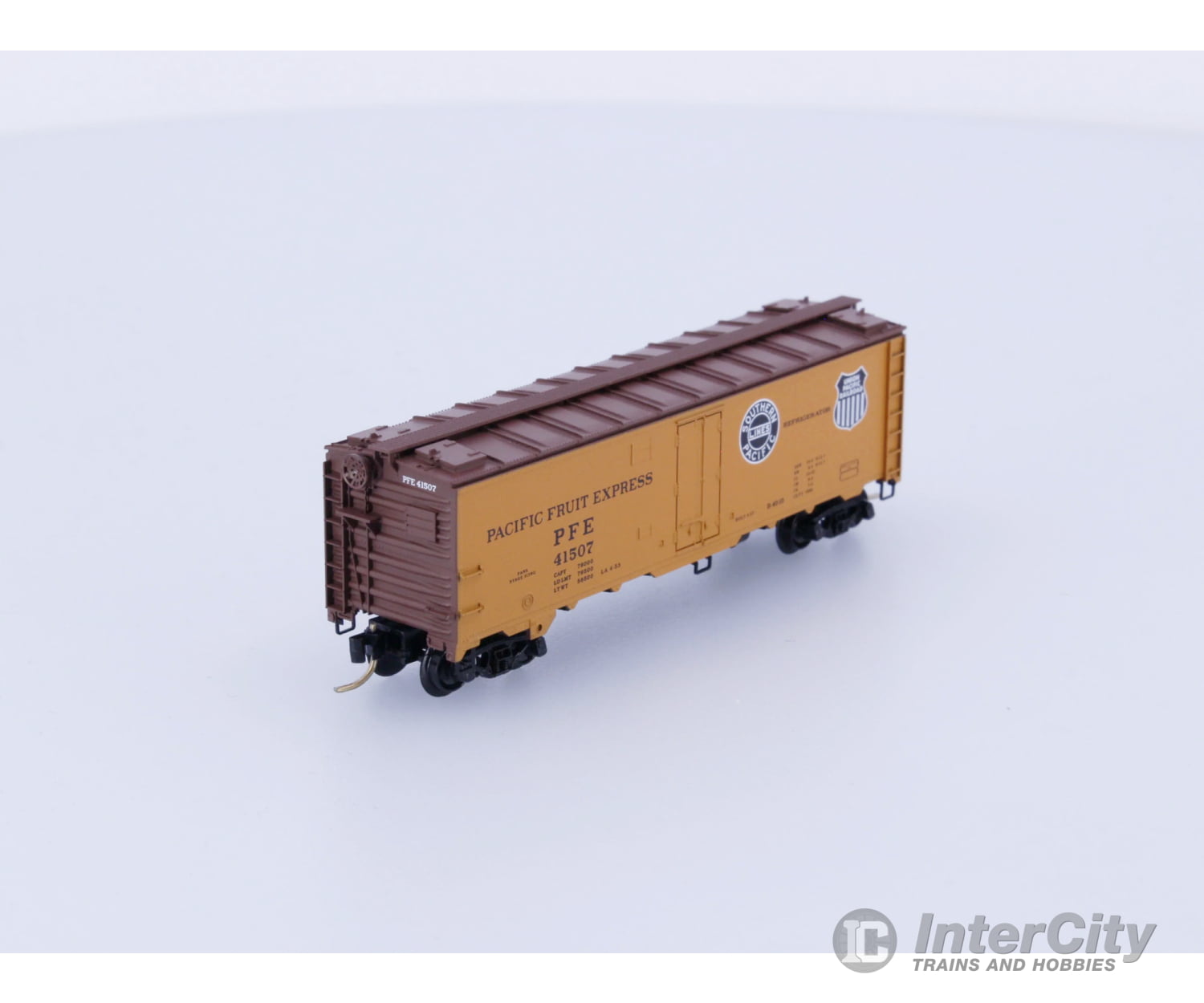 Micro Trains 59520 N Reefer 40’ R-40-10 Pacific Fruit Express (PFE) 41507 Freight Cars