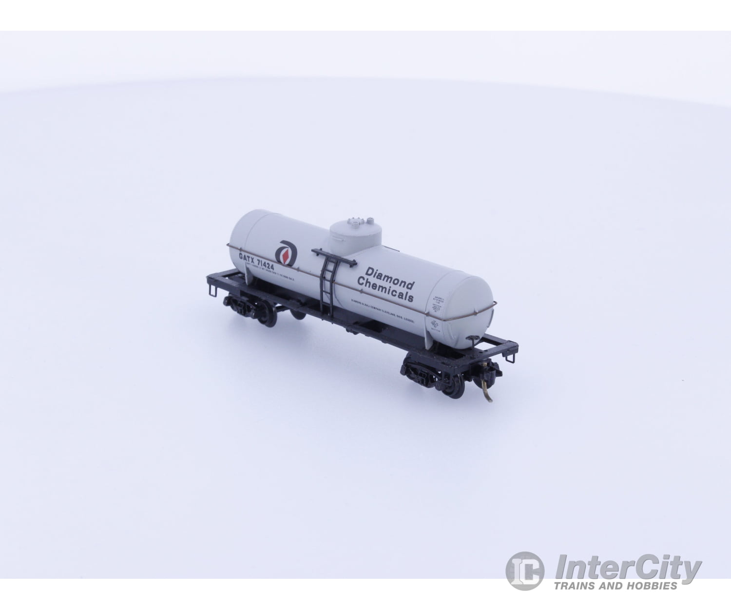 Micro Trains 65190 N 39’ Single Dome Tank Car GATX Corporation (GATX) 71424 Freight Cars