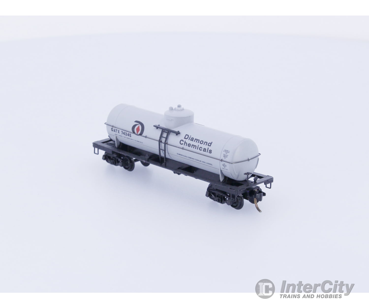 Micro Trains 65190 N 39’ Single Dome Tank Car GATX Corporation (GATX) 74245 Freight Cars