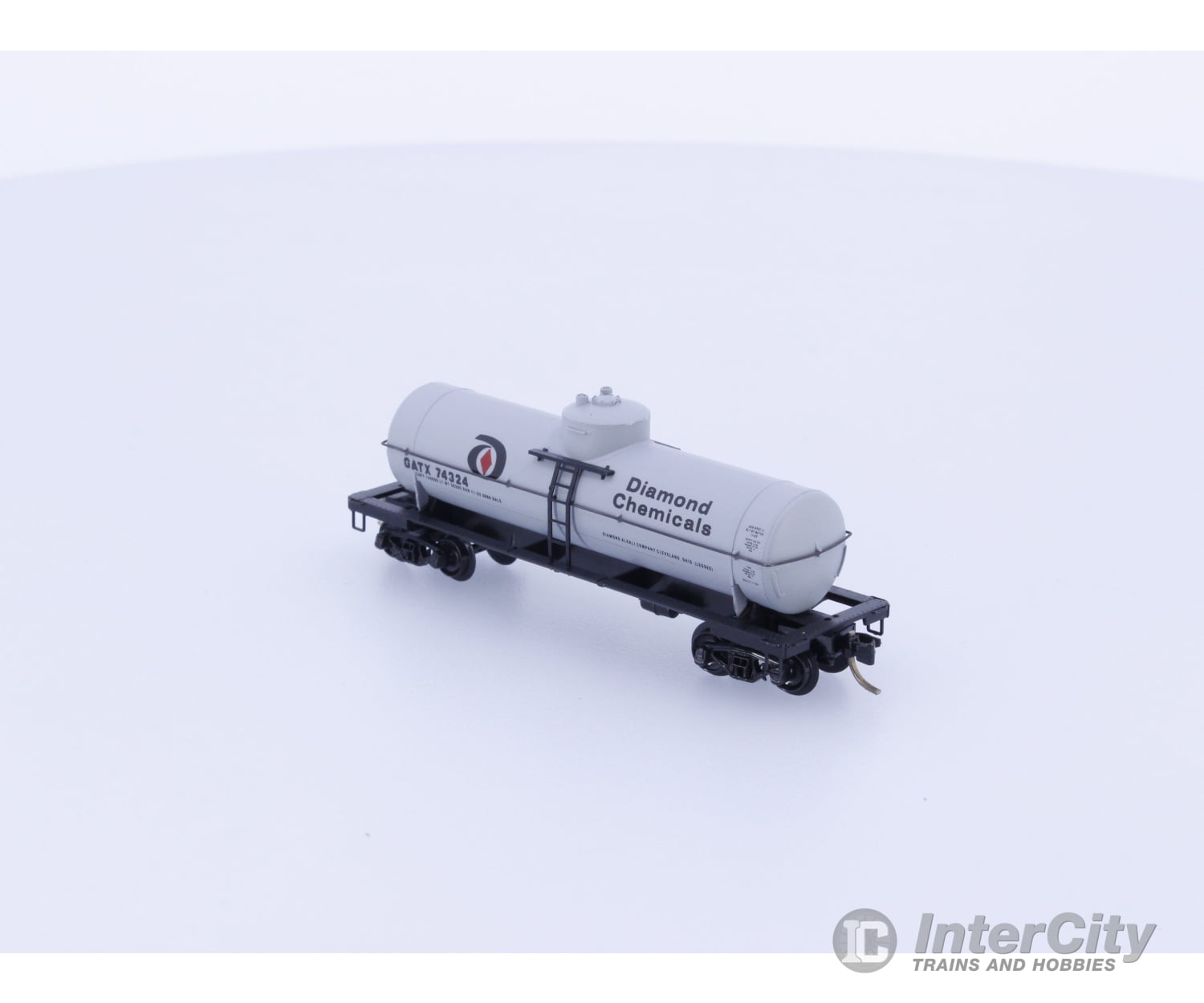 Micro Trains 65190 N 39’ Single Dome Tank Car GATX Corporation (GATX) 74324 Freight Cars