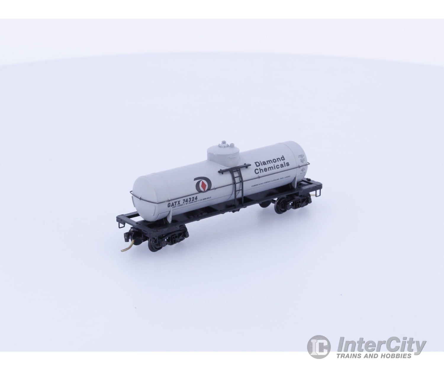 Micro Trains 65190 N 39’ Single Dome Tank Car GATX Corporation (GATX) 74324 Freight Cars
