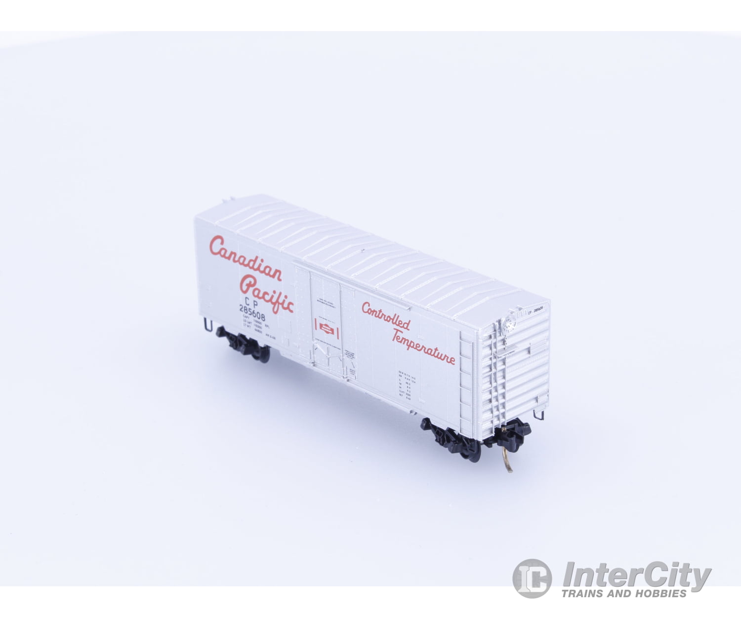Micro Trains 74040/1 N 40’ Steel Plug Door Boxcar Canadian Pacific (CP) 285608 Freight Cars