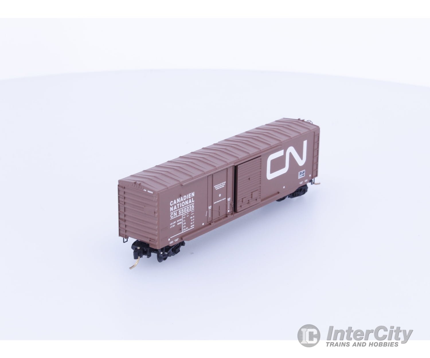 Micro Trains 76010 N 50’ Standard Box Car Plug and Sliding Door Canadian National (CN) 550235 Freight Cars