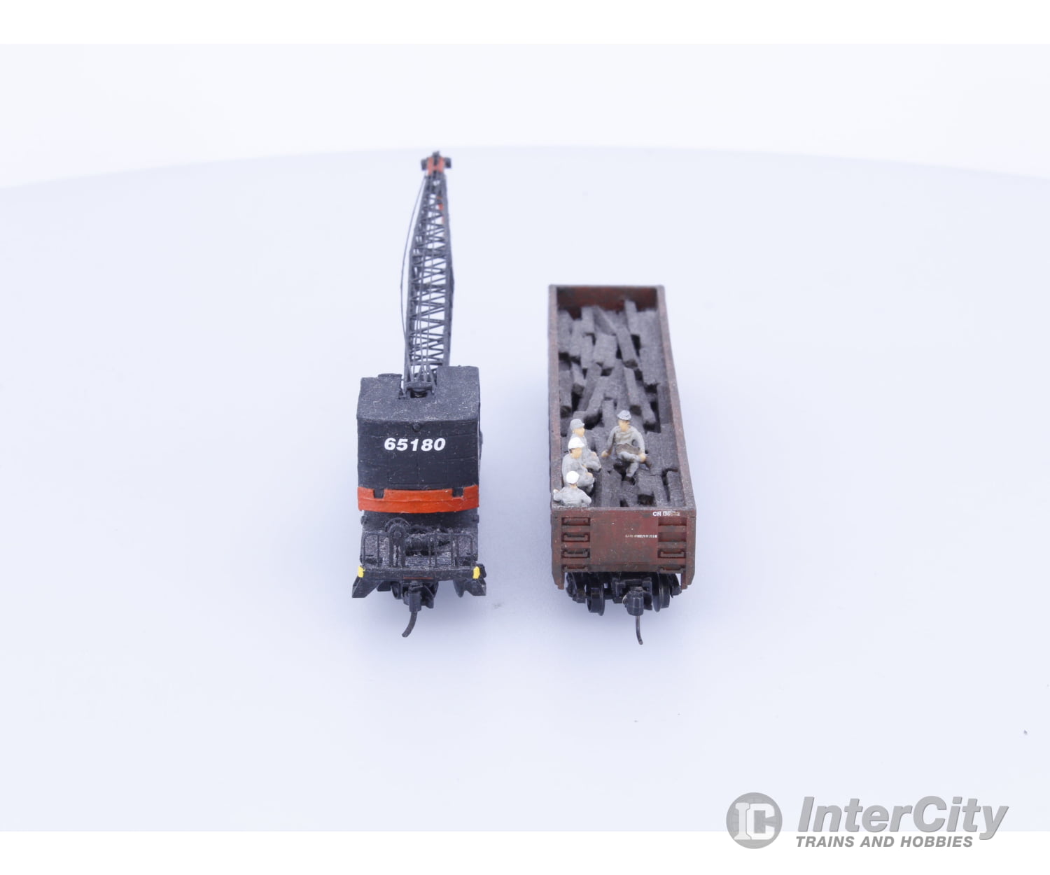 Micro Trains 84001 N Crane on Flatcar with Gondola and Workers Canadian National (CN) 65180,136682 Freight Cars