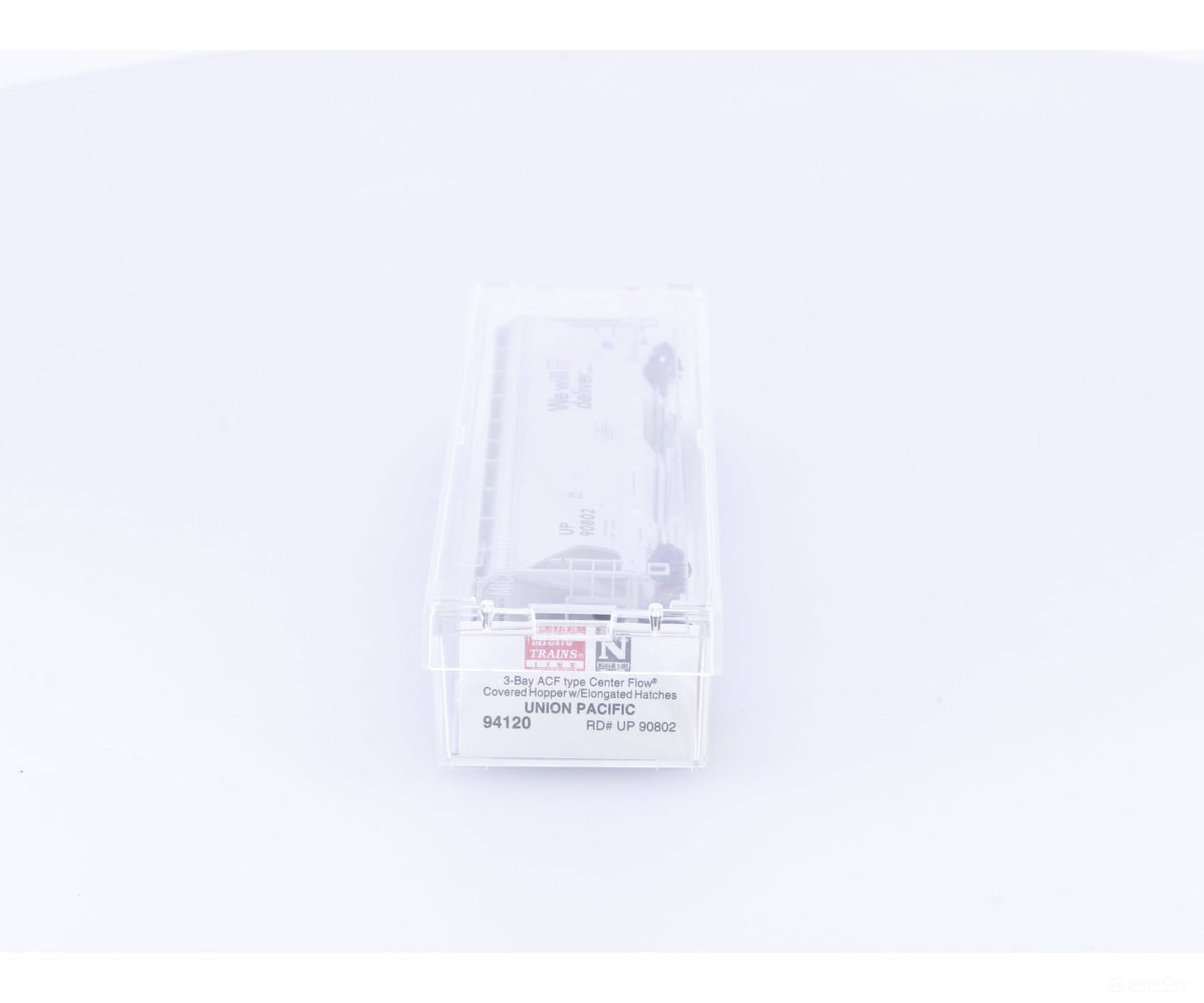 Micro Trains 94120 N 3 Bay Centerflow Covered Hopper Car Union Pacific (UP) 90802 (#1) - Freight Cars