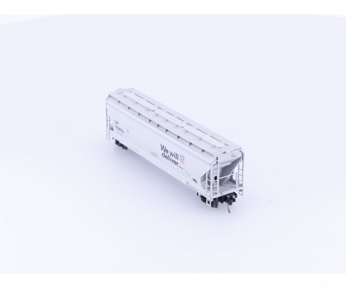 Micro Trains 94120 N 3 Bay Centerflow Covered Hopper Car Union Pacific (UP) 90802 (#1) - Freight Cars
