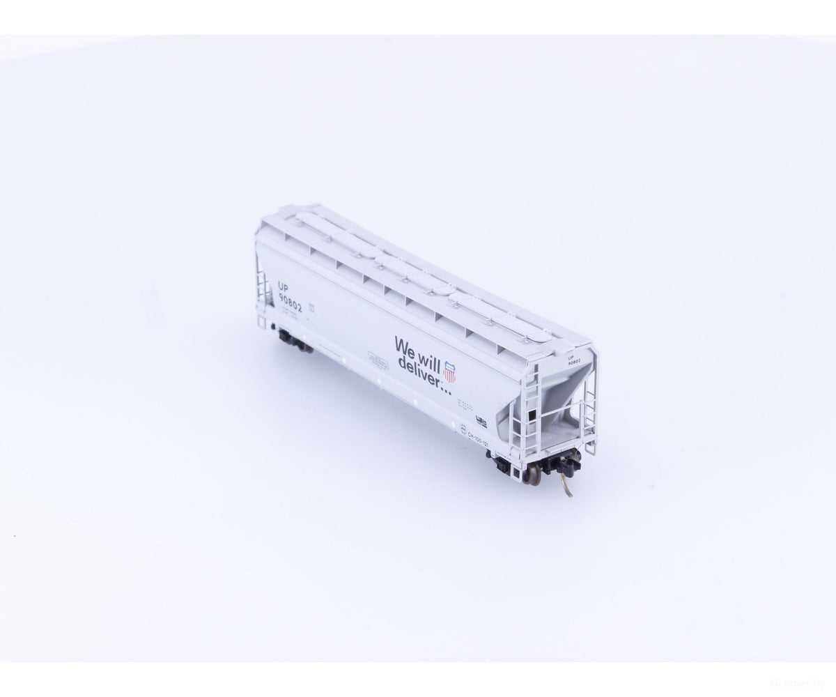 Micro Trains 94120 N 3 Bay Centerflow Covered Hopper Car Union Pacific (UP) 90802 (#2) - Freight Cars
