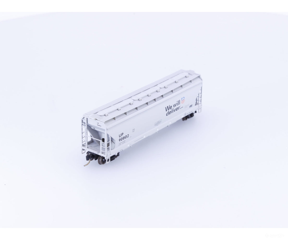 Micro Trains 94120 N 3 Bay Centerflow Covered Hopper Car Union Pacific (UP) 90802 (#2) - Freight Cars
