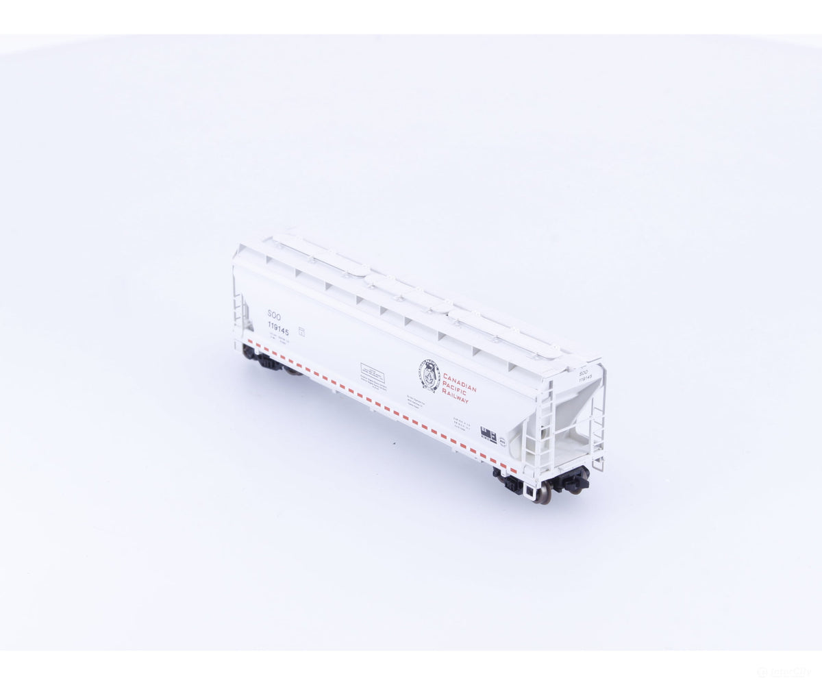 Micro Trains 94140 N 3 Bay ACF Covered Hopper (SOO) #2 Canadian Pacific (CP) 119145 - Freight Cars