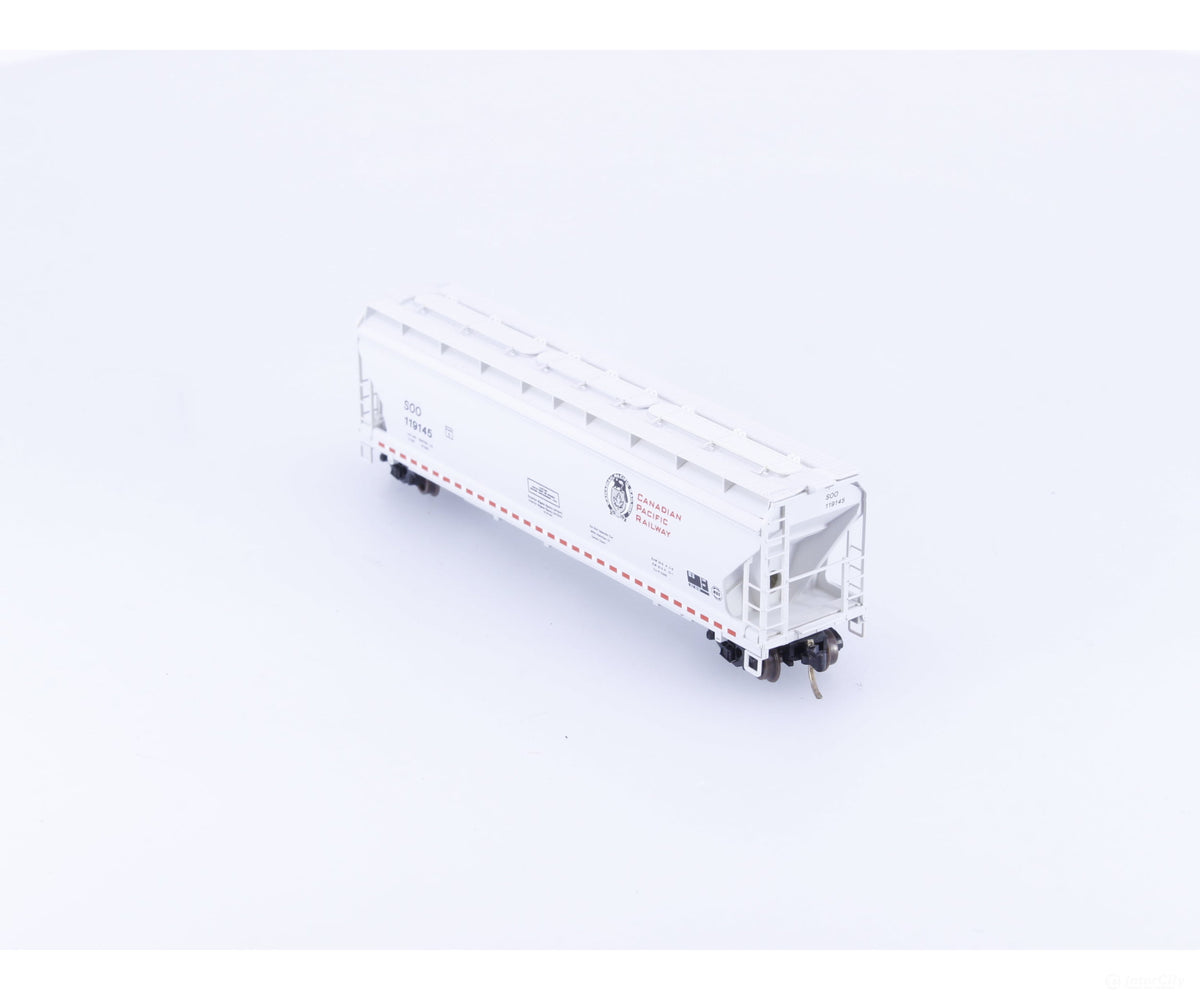 Micro Trains 94140 N 3 Bay ACF Covered Hopper (SOO) #4 Canadian Pacific (CP) 119145 - Freight Cars