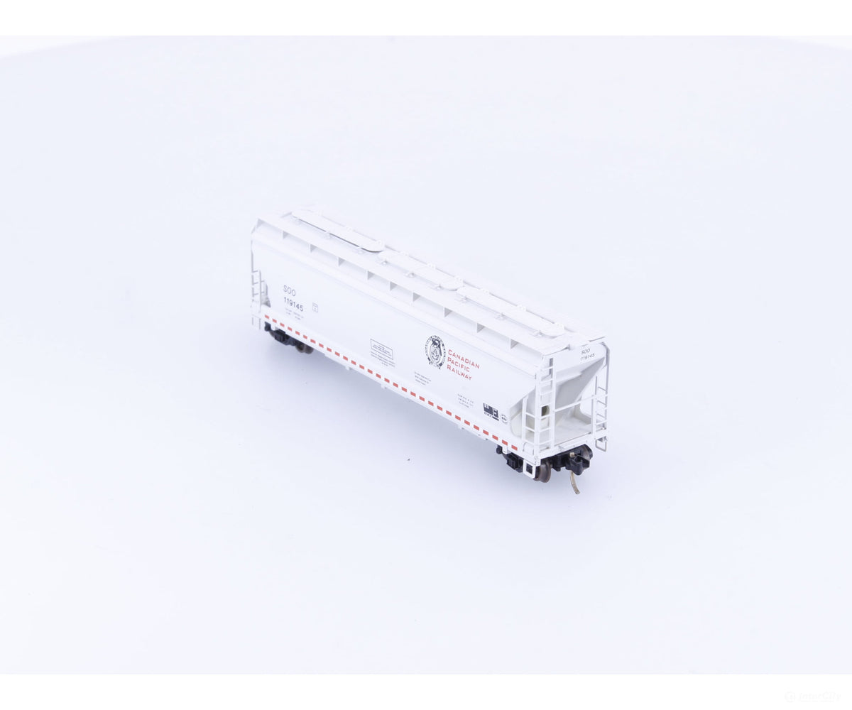 Micro Trains 94140 N 3 Bay ACF Covered Hopper (SOO) Canadian Pacific (CP) 119145 - Freight Cars
