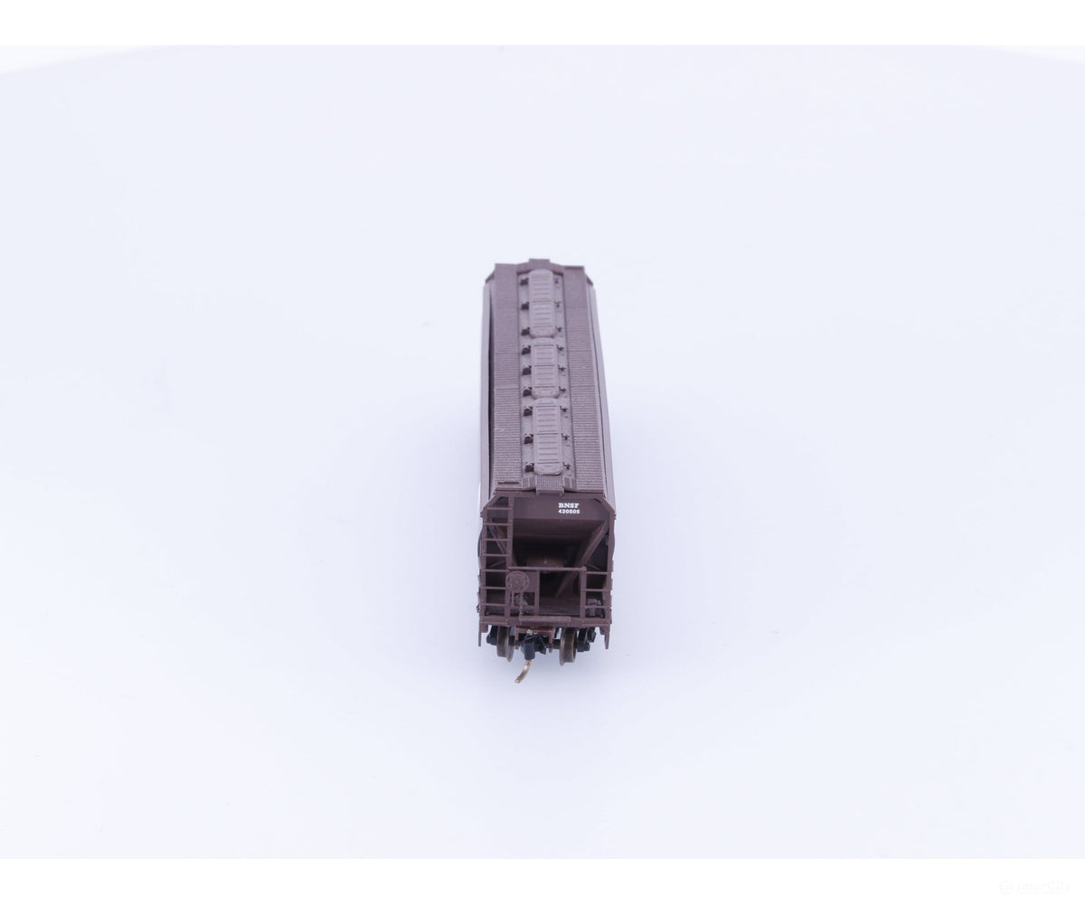 Micro Trains 94180 N 3 Bay ACF Covered Hopper #2 Burlington Northern Santa Fe (BNSF) 420505 - Freight Cars
