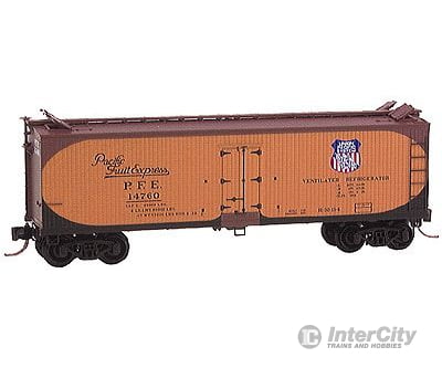 Micro Trains N 49500 40 Double-Sheathed Wood Reefer W/Vertical Brake Wheel -- Pacific Fruit Express