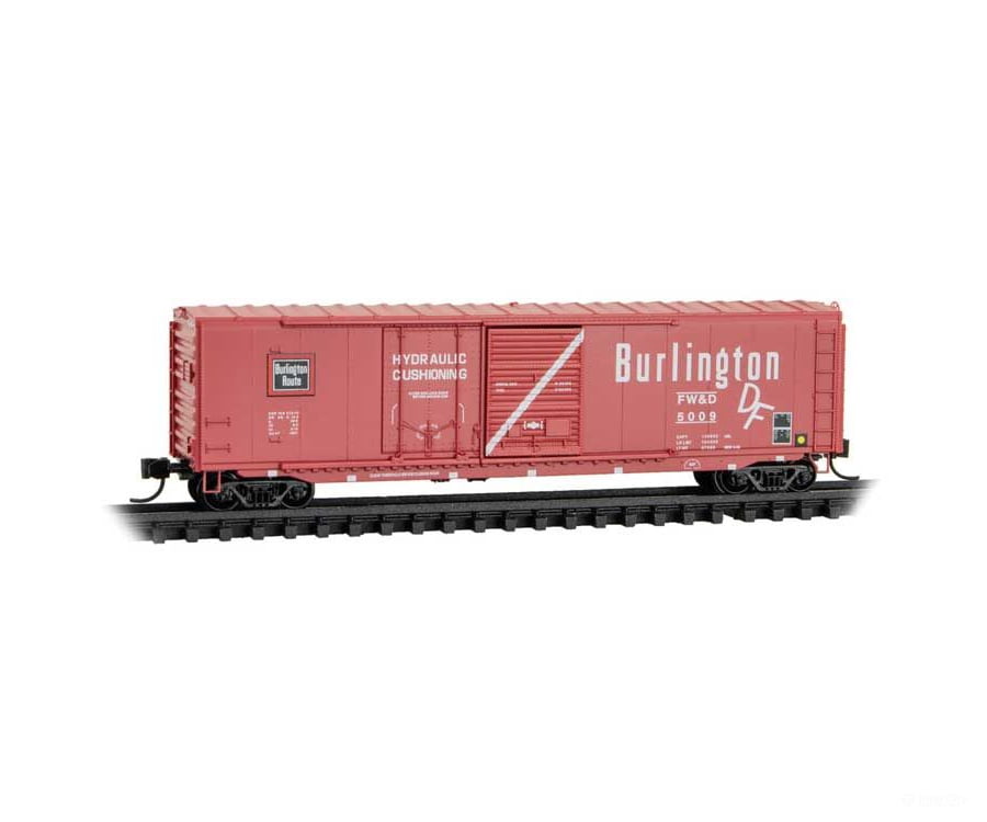 Micro Trains N 7600180 50’ Plug & Sliding Door Boxcar No Roofwalk - Chicago Burlington & Quincy #5009 (red white black