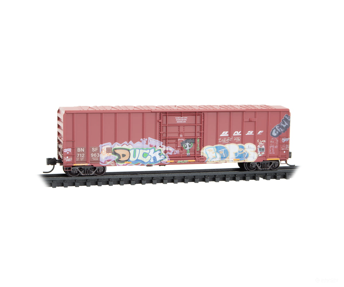 Micro Trains N 98302289 50’ Rib-Side Plug-Door Boxcar No Roofwalk 3-Pack - BNSF Christmas Graffiti - Freight Cars