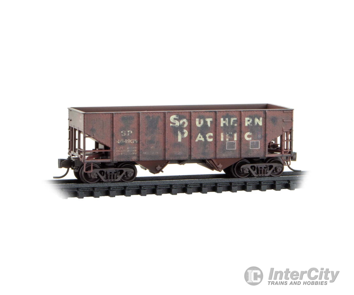Micro Trains N 98305094 33’ 2-Bay Rib Side Hopper - Southern Pacific #464938 464987 (Weathered Boxcar Red Sans Serif