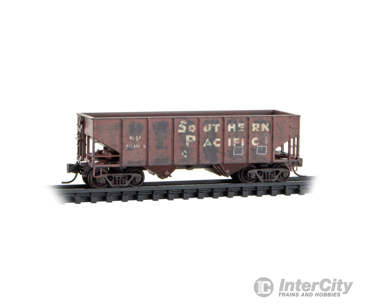 Micro Trains N 98305094 33’ 2-Bay Rib Side Hopper - Southern Pacific #464938 464987 (Weathered Boxcar Red Sans Serif