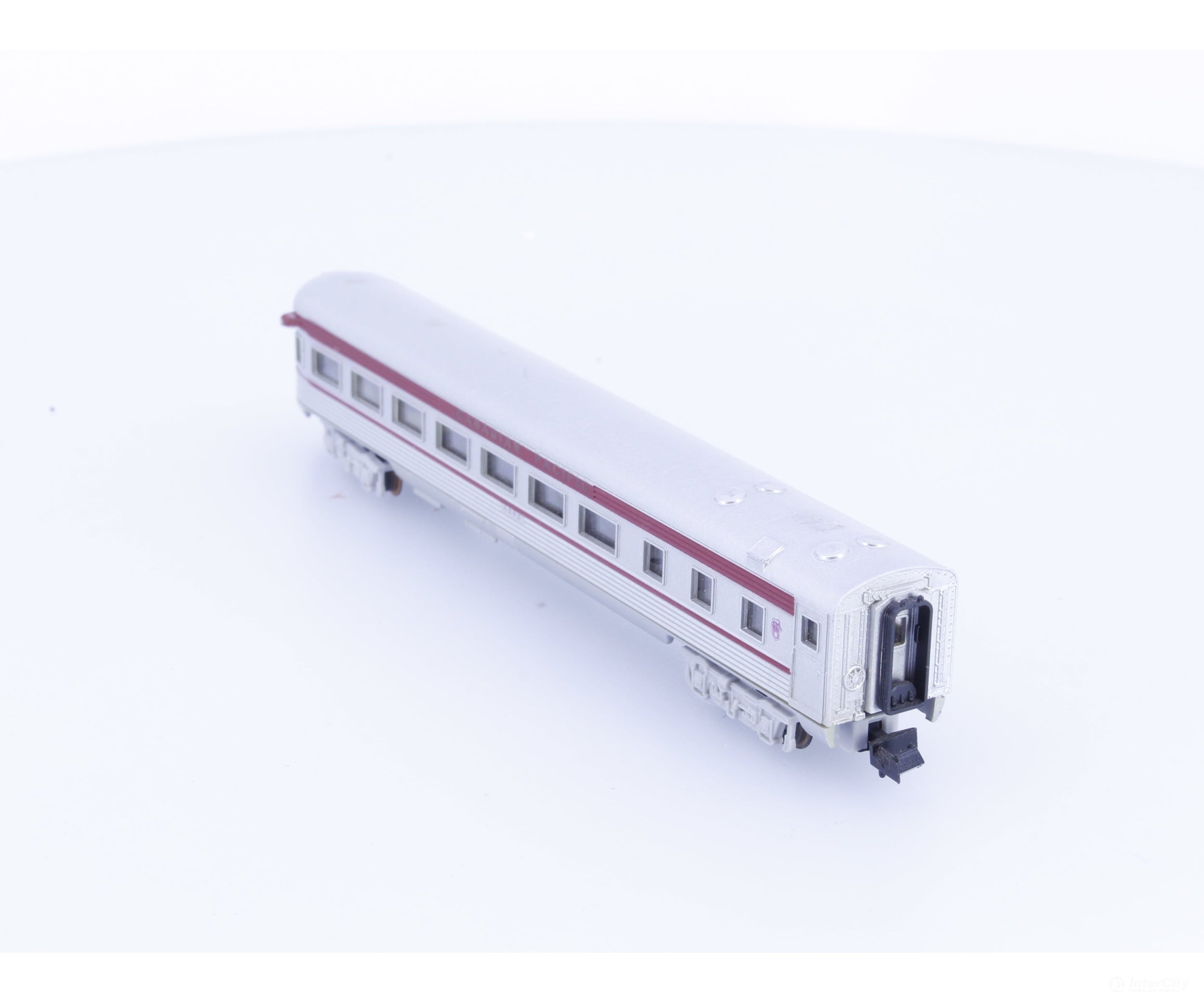 Minitrix 3298 N Passenger Observation Car Canadian Pacific (CP) 4893 - Passenger Cars