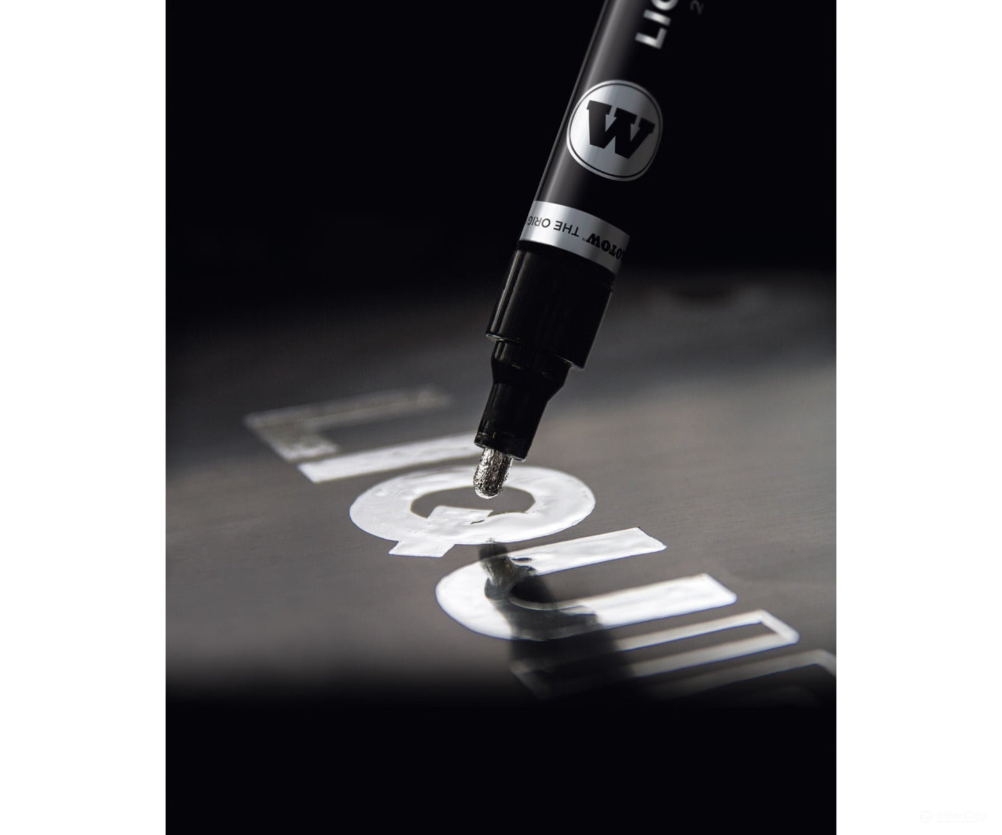 Molotow 703101 Liquid Chrome Paint Marker 1Mm Tip